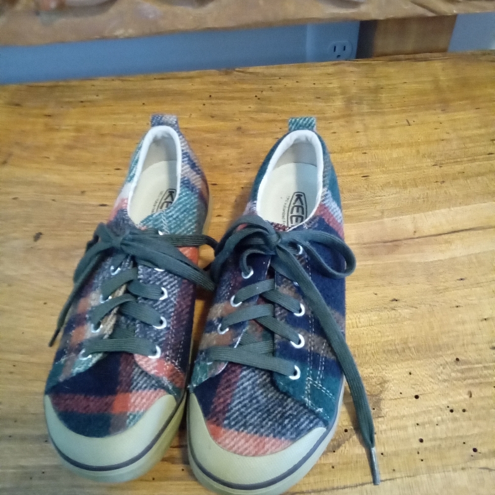 Keen "Elsa" Womens 6.5 Forest Night Wool Plaid Canvas Sneakers Green Laces